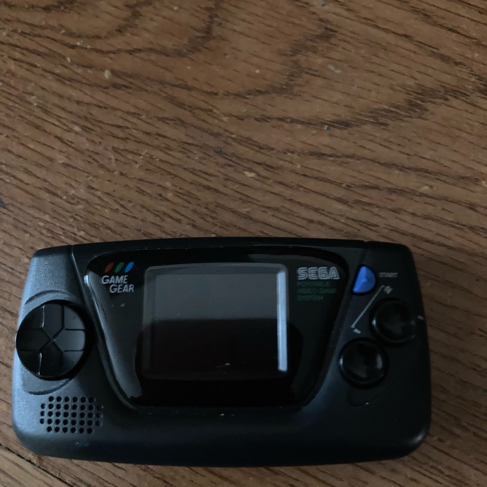 Sega game gear 4 games installed excellent condition powered by batteries